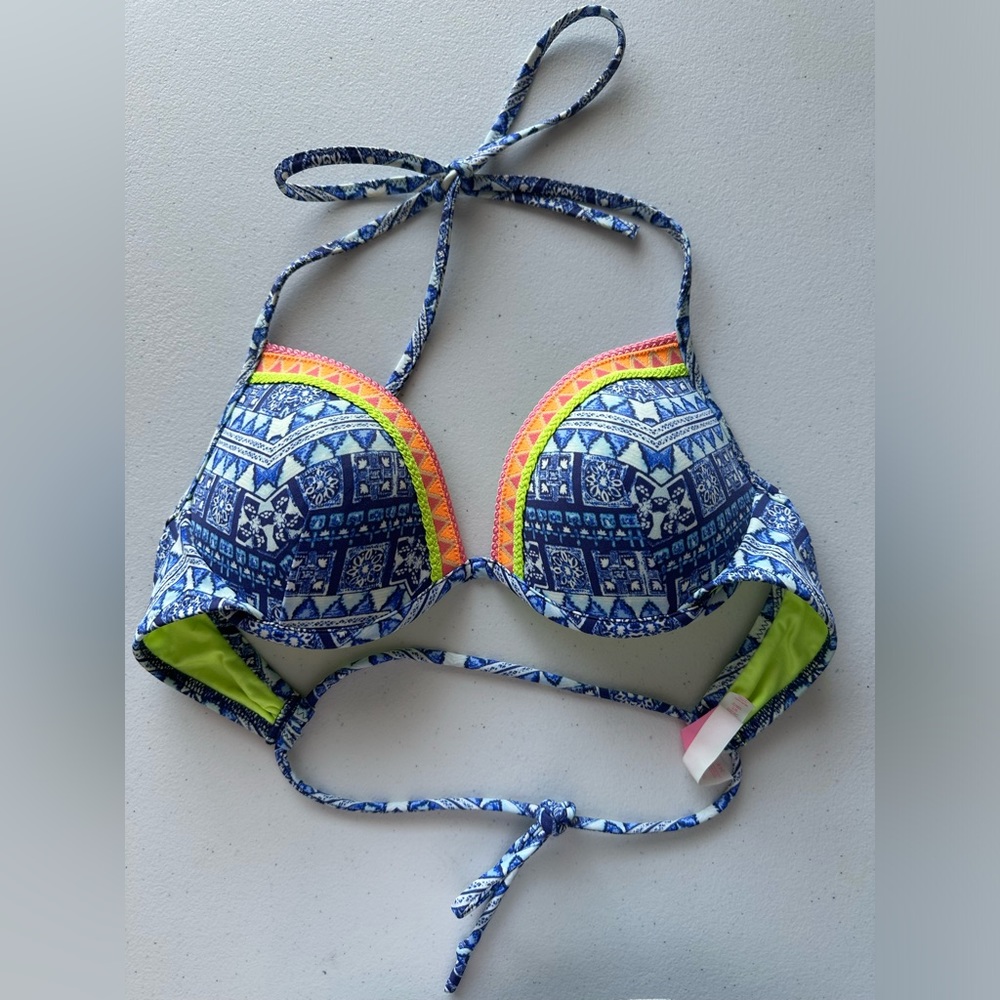 Victoria’s Secret Bikini Top Push Up size 34B
